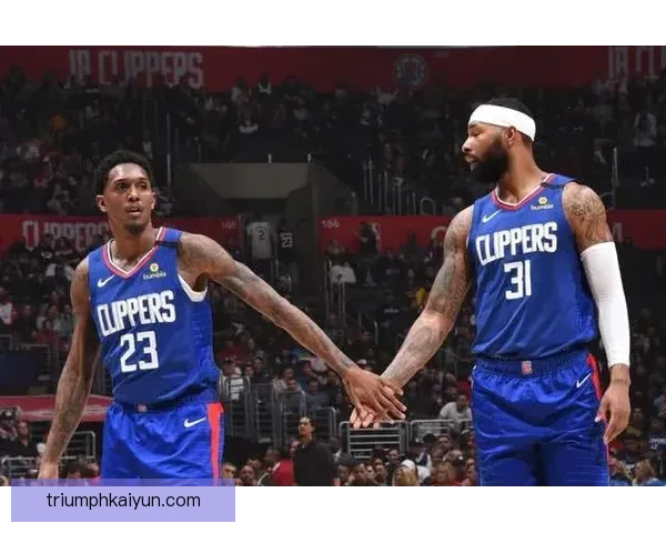 楚阿梅尼中场组合表现稳健，逐渐成为球队核心力量。